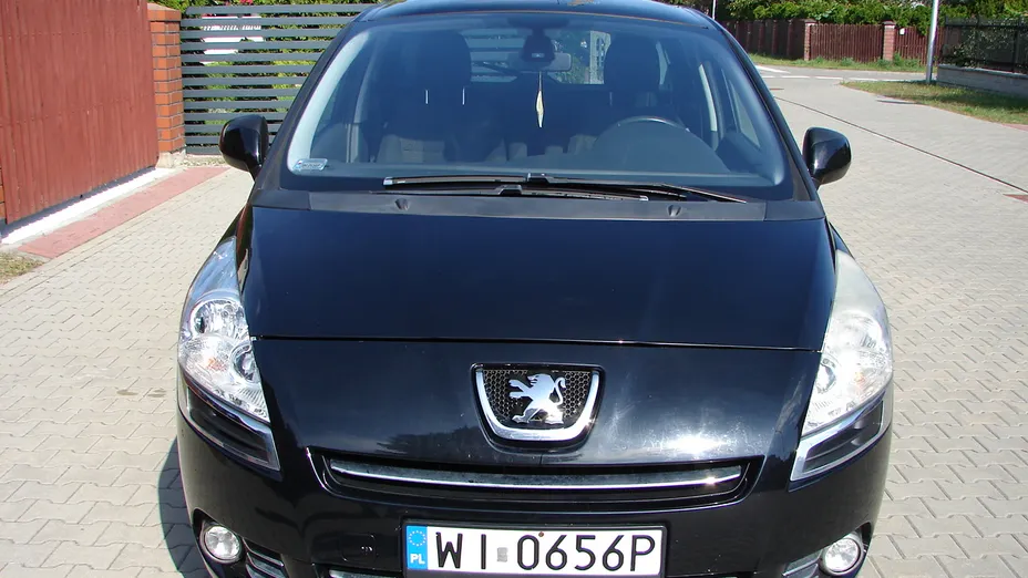 PEUGEOT 5008 5008 1.6 THP Allure