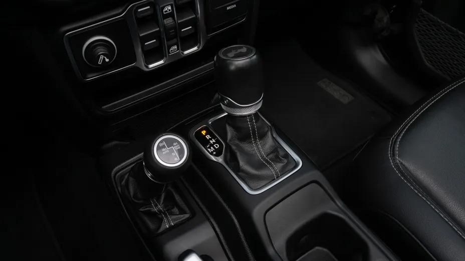 JEEP Wrangler Wrangler Unlimited 2.0 Turbo PHEV 4xe Sahara aut