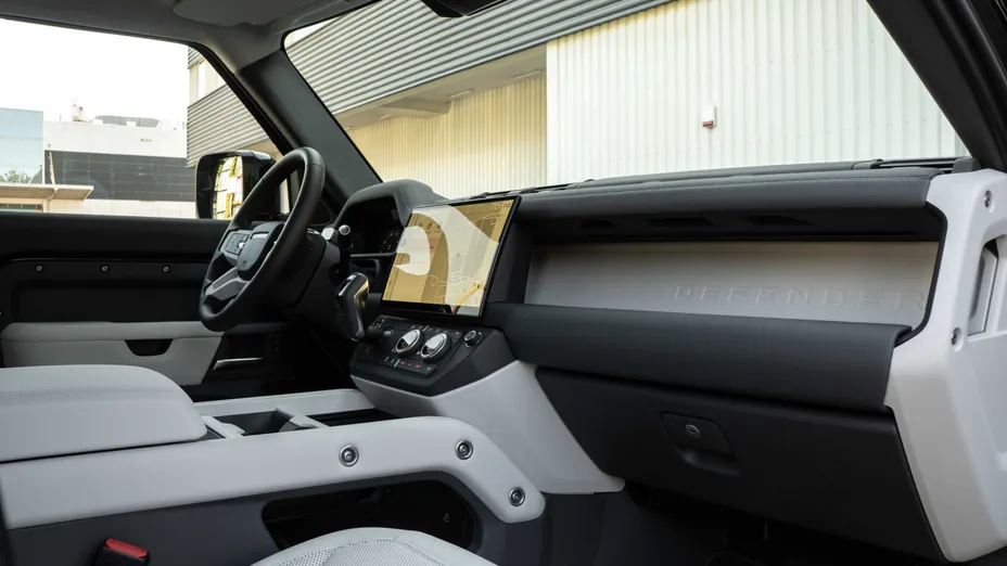 LAND ROVER Defender Defender 110 3.0 D250 mHEV S