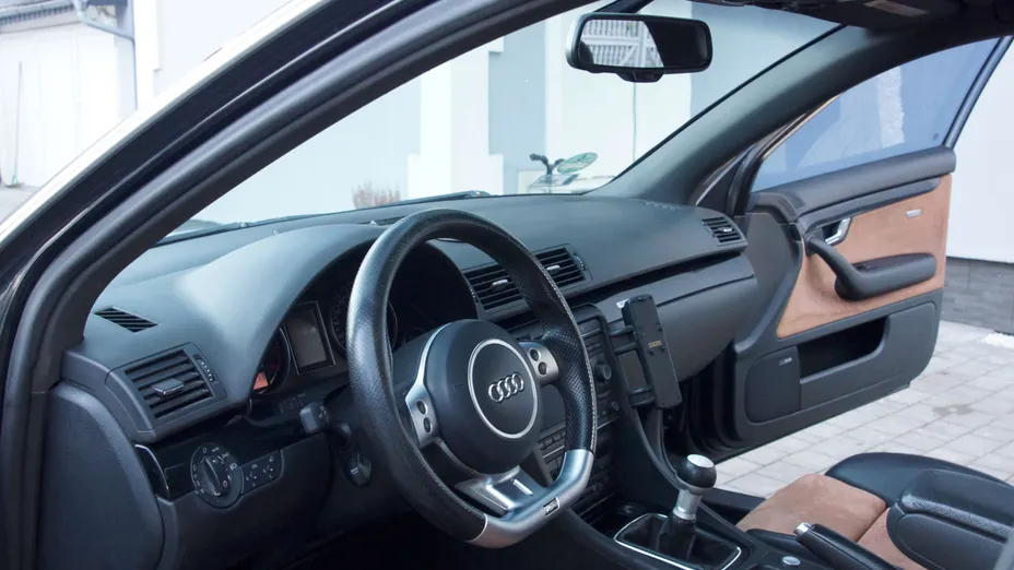 AUDI RS4 -