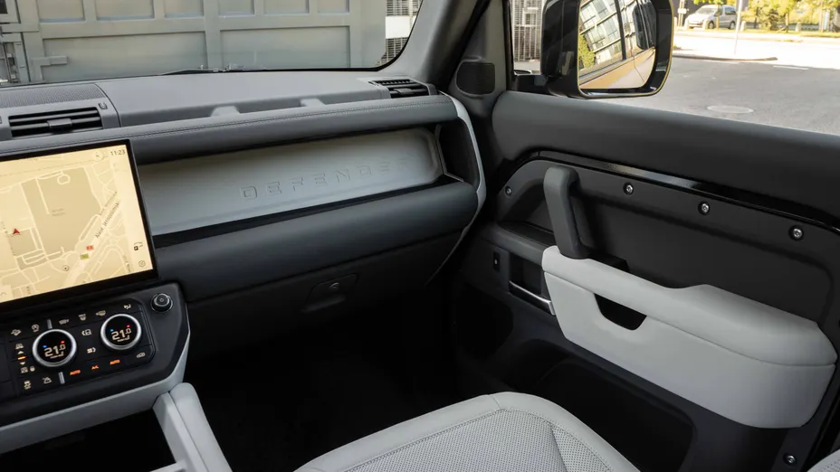 LAND ROVER Defender Defender 110 3.0 D250 mHEV S