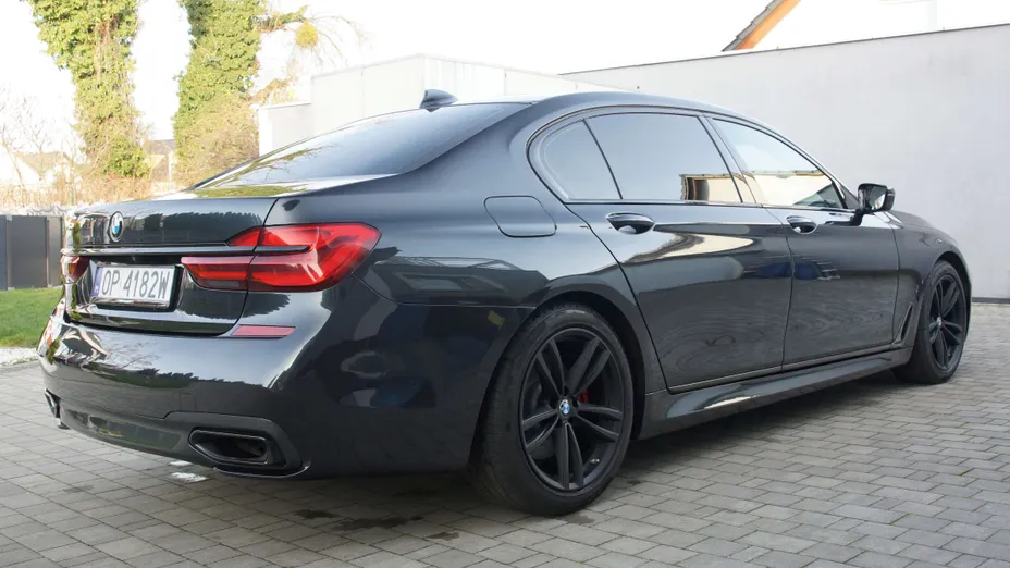 BMW Seria 7 740i L