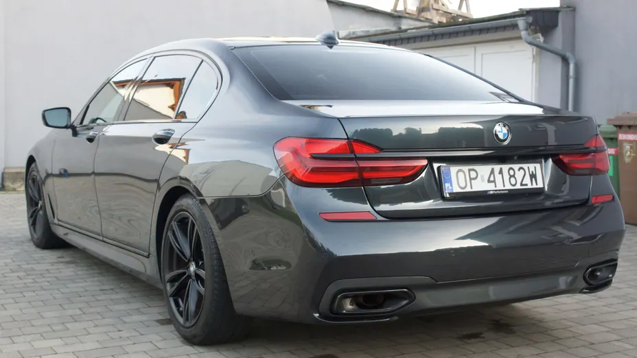 BMW Seria 7 740i L