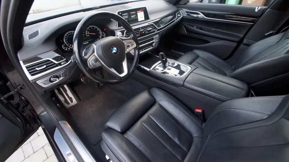 BMW Seria 7 740i L