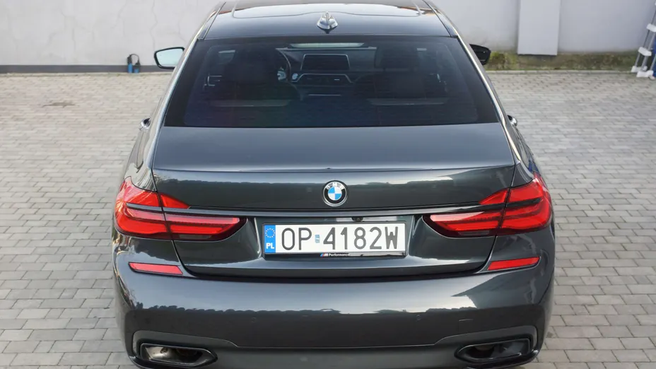 BMW Seria 7 740i L