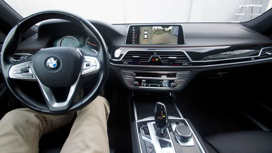 BMW Seria 7 740i L