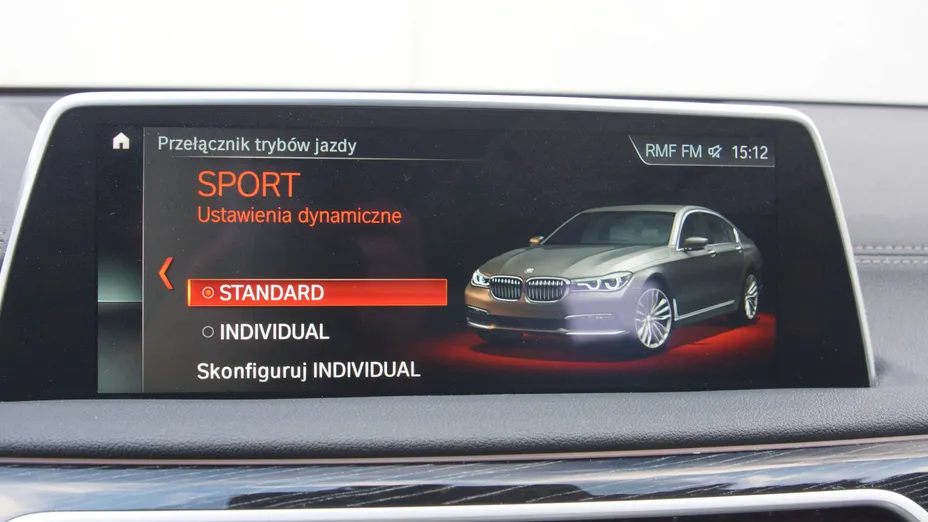 BMW Seria 7 740i L