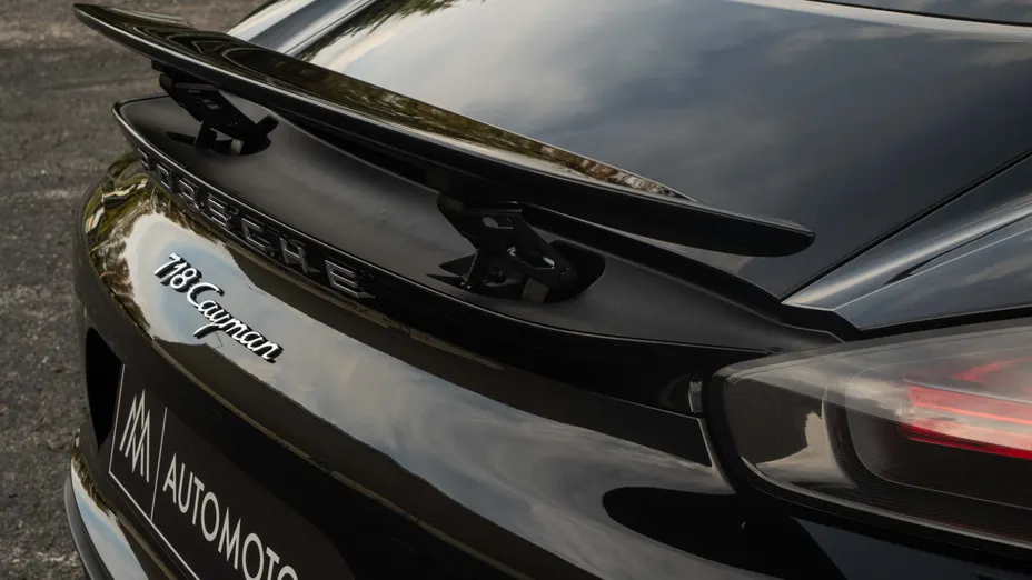 PORSCHE Cayman 718 Cayman GPF PDK