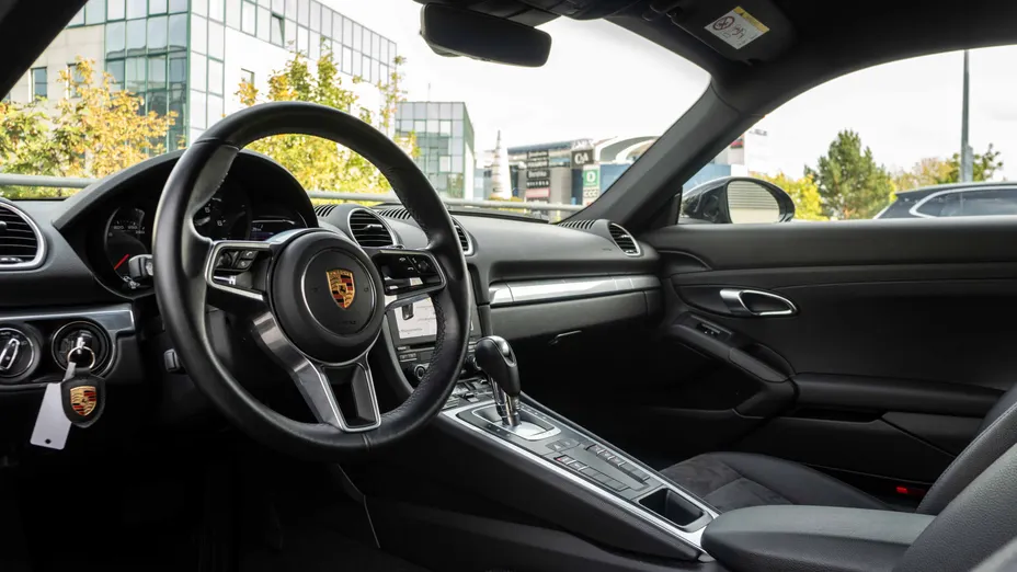 PORSCHE Cayman 718 Cayman GPF PDK