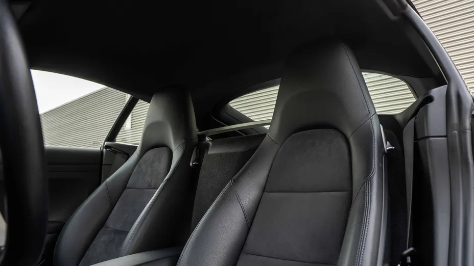 PORSCHE Cayman 718 Cayman GPF PDK