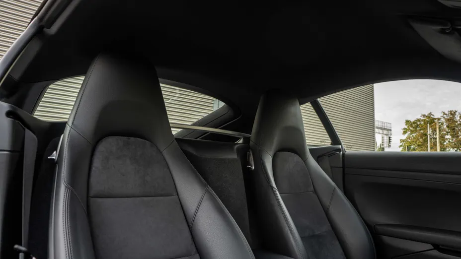PORSCHE Cayman 718 Cayman GPF PDK