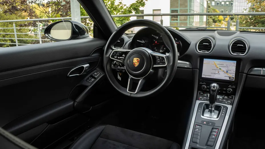 PORSCHE Cayman 718 Cayman GPF PDK