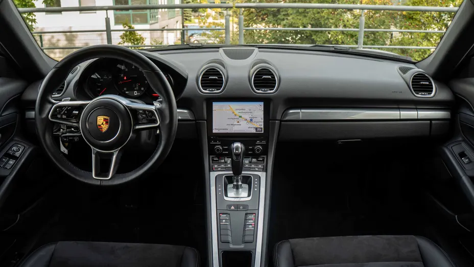 PORSCHE Cayman 718 Cayman GPF PDK