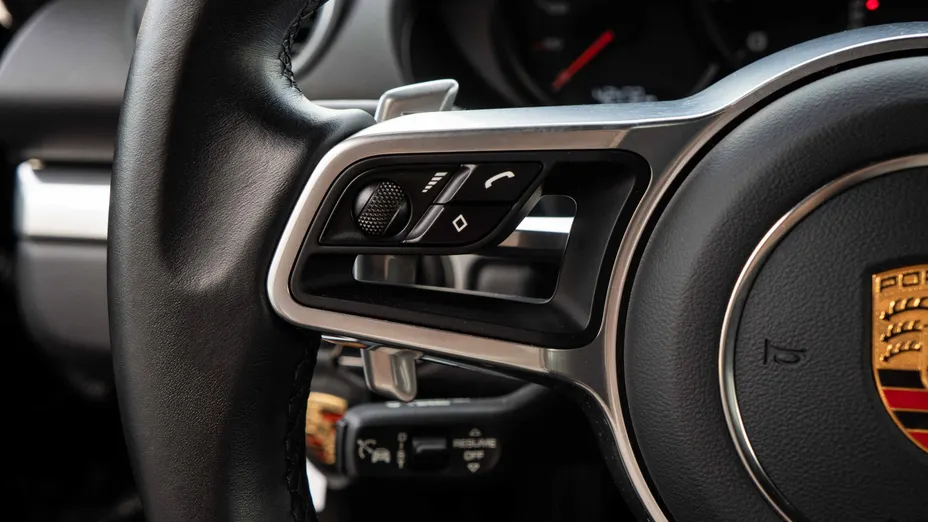 PORSCHE Cayman 718 Cayman GPF PDK