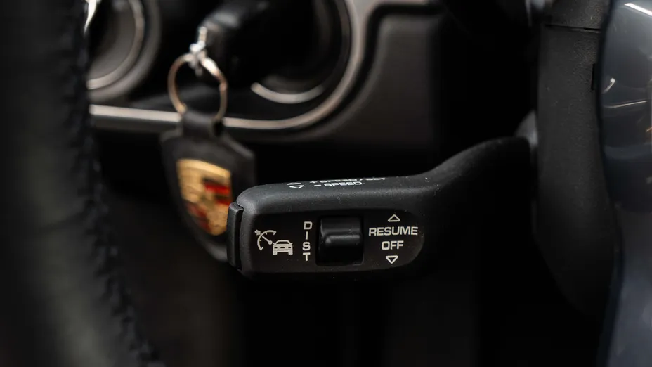 PORSCHE Cayman 718 Cayman GPF PDK