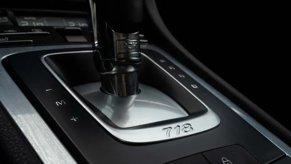 PORSCHE Cayman 718 Cayman GPF PDK