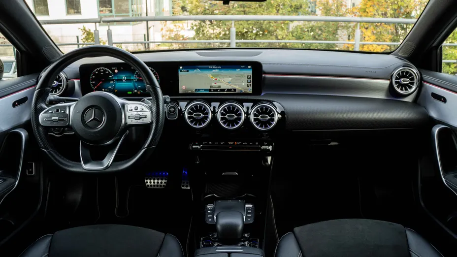 MERCEDES-BENZ A Klasa A 250 e AMG Line 8G-DCT