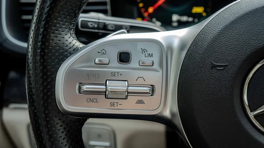 MERCEDES-BENZ GL GLS 400 d 4-Matic
