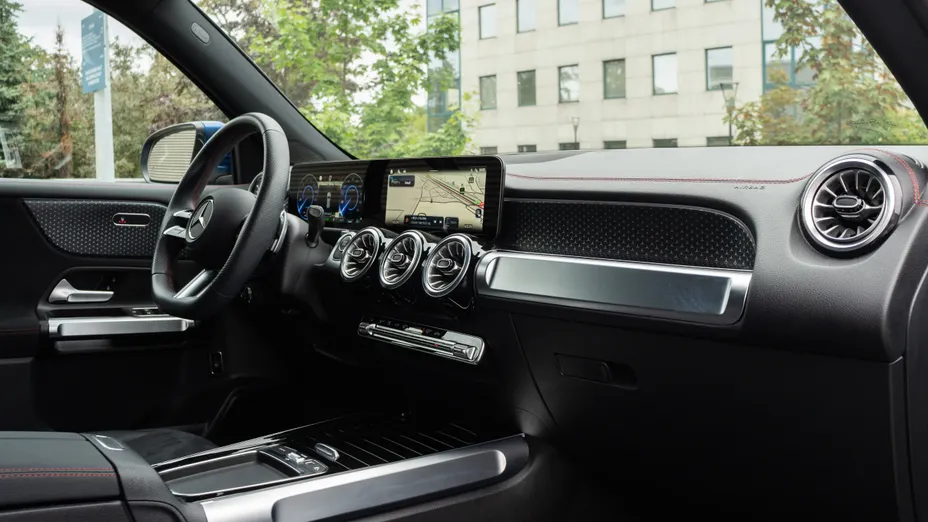 MERCEDES-BENZ EQB EQB 300 66.5kWh 4-Matic AMG Line