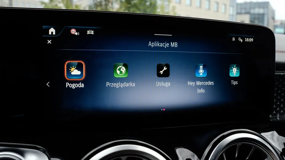 MERCEDES-BENZ EQB EQB 300 66.5kWh 4-Matic AMG Line