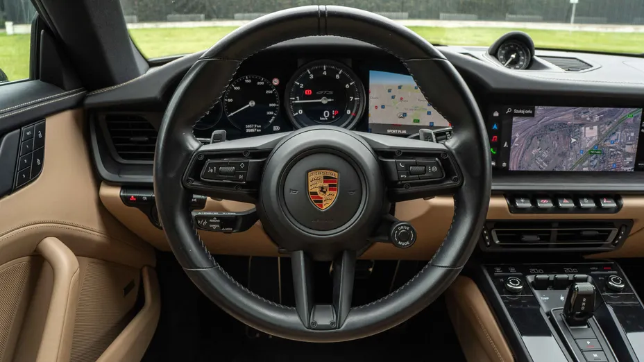PORSCHE 911 911 Carrera GTS