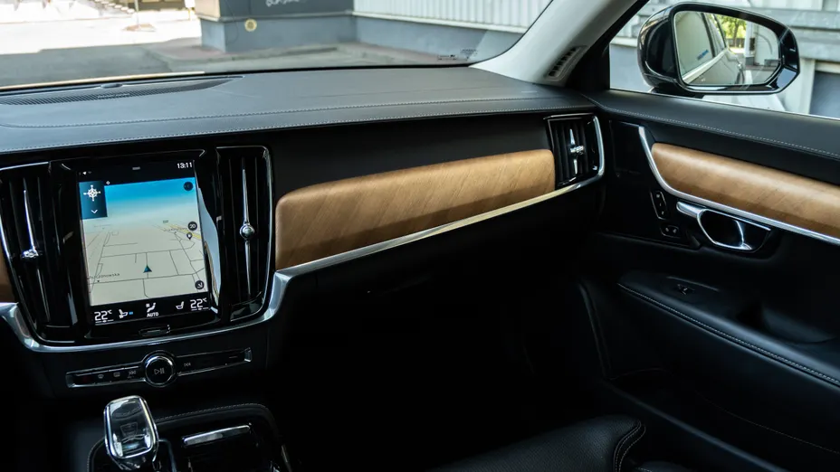 VOLVO V90 V90 T8 AWD Plug-In Hybrid Inscription aut