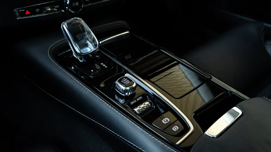 VOLVO V90 V90 T8 AWD Plug-In Hybrid Inscription aut