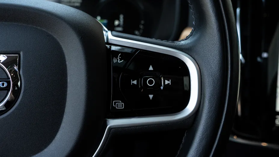 VOLVO V90 V90 T8 AWD Plug-In Hybrid Inscription aut
