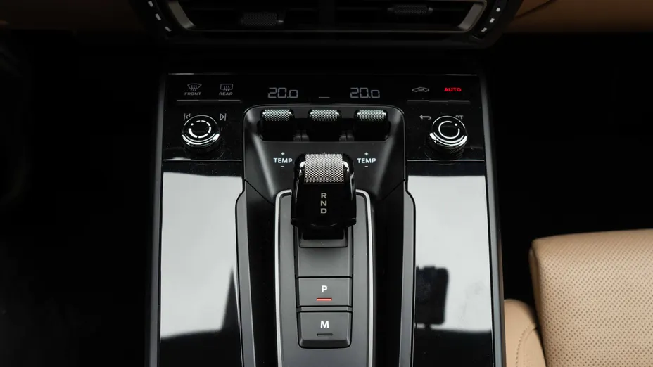 PORSCHE 911 911 Carrera GTS
