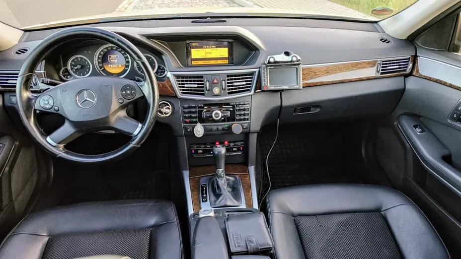 MERCEDES-BENZ E Klasa E 200 BlueTEC 7G-TRONIC Avantgarde