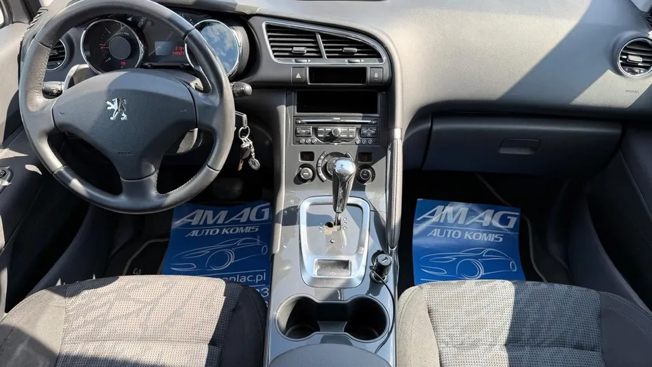 PEUGEOT 3008 -