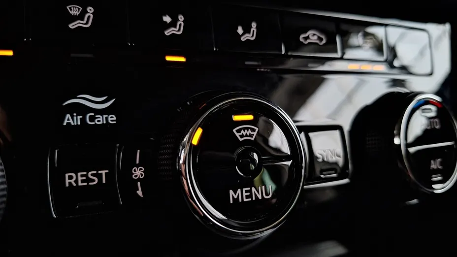 SKODA Superb Superb 2.0 TDI SCR Style DSG