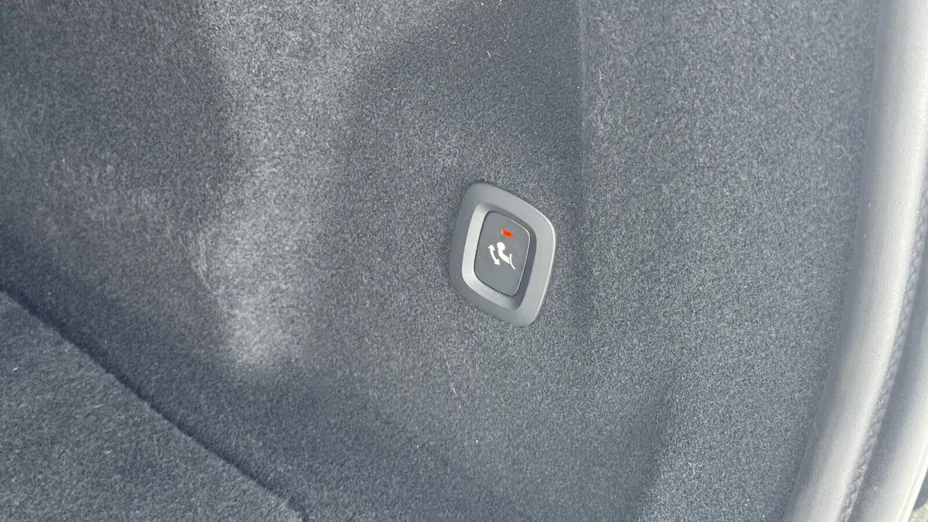 VOLVO XC60 XC60 T8 Plug-In Hybrid AWD Ultra Black Edition aut