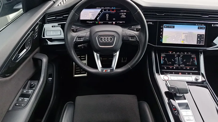 AUDI SQ8 -