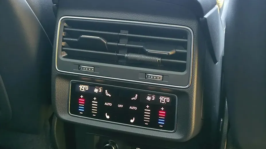 AUDI Q7 -