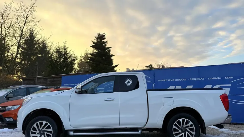NISSAN Navara -