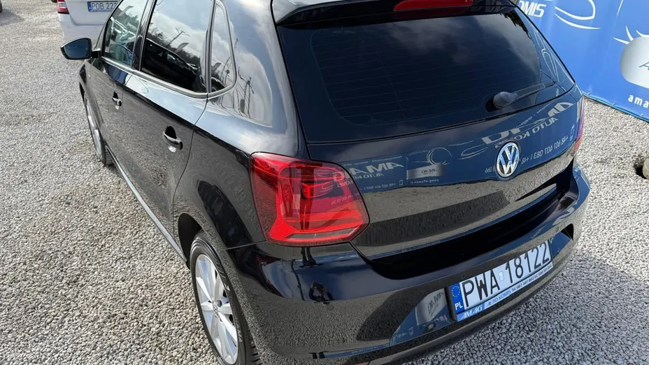 VOLKSWAGEN Polo -