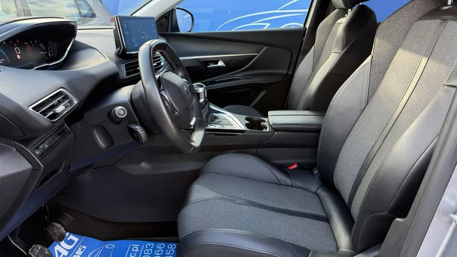 PEUGEOT 3008 -
