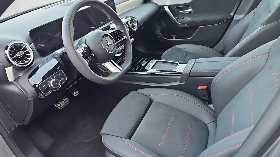 MERCEDES-BENZ A Klasa A 250 e PHEV AMG Line 8G-DCT