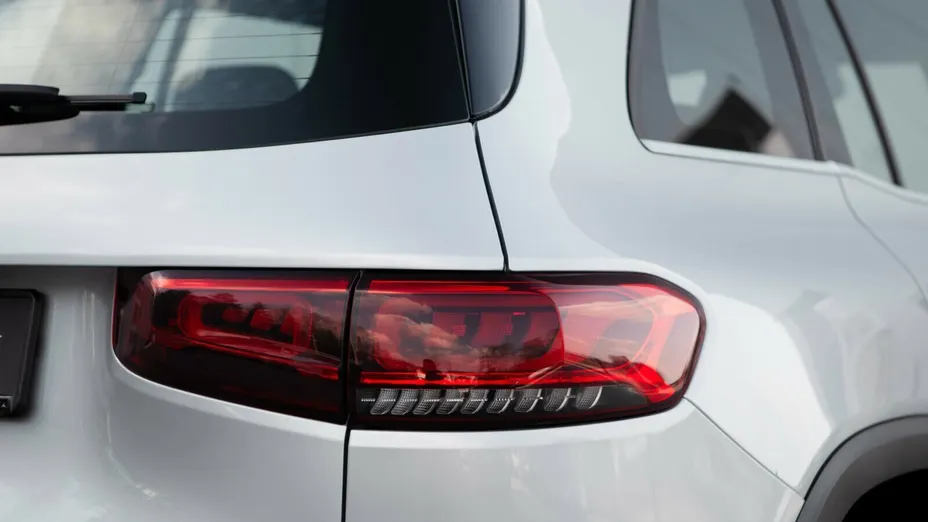 MERCEDES-BENZ GLB GLB 180 7G-DCT