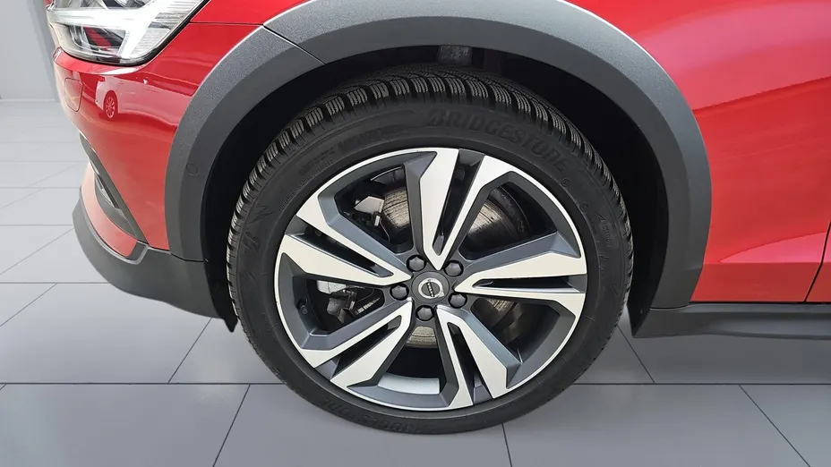 VOLVO V60 V60 CC Plus B5 B AWD aut