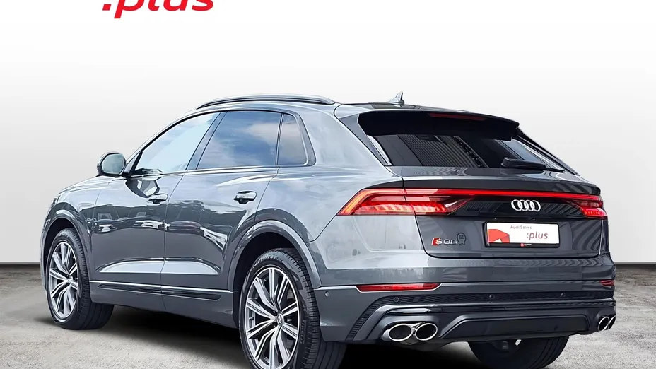 AUDI SQ8 -