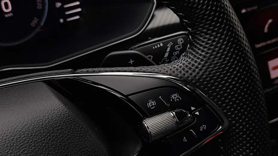 SKODA Superb Superb 2.0 TDI SCR Sportline DSG