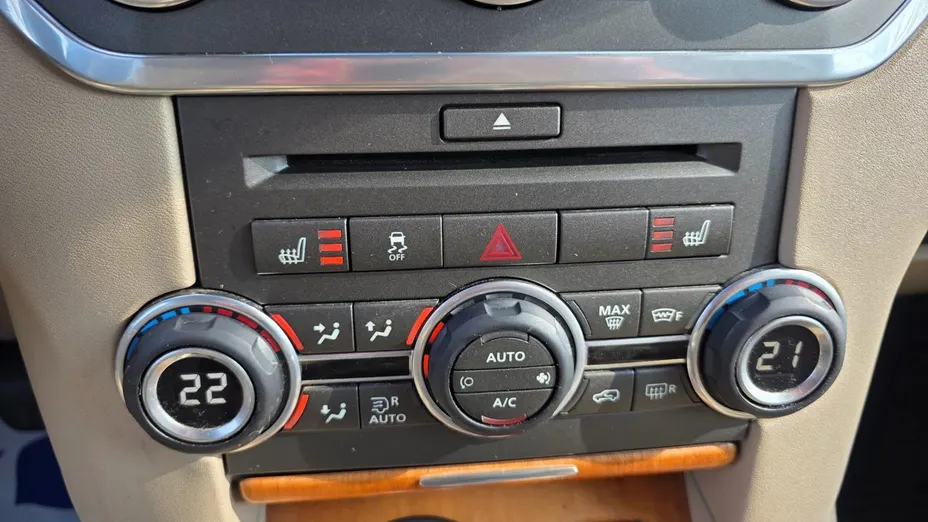 LAND ROVER Discovery -