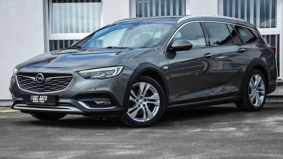 OPEL Insignia -