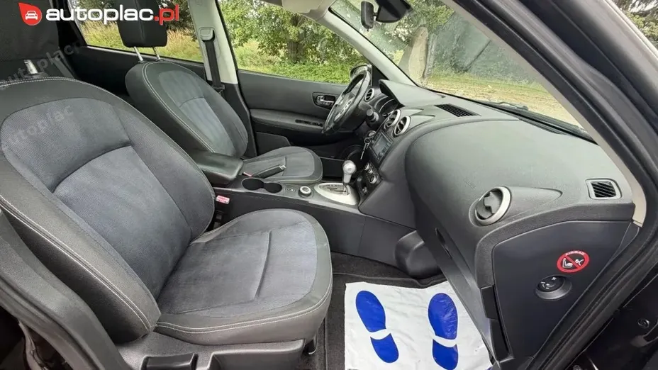 NISSAN Qashqai -