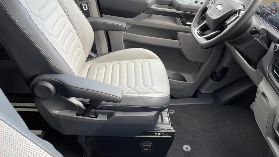 FORD Tourneo Custom Tourneo Custom 2.0 EcoBlue 320 L2 Titanium aut Nowy