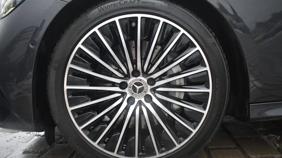 MERCEDES-BENZ E Klasa E 220 d mHEV 4-Matic AMG 9G-Tronic