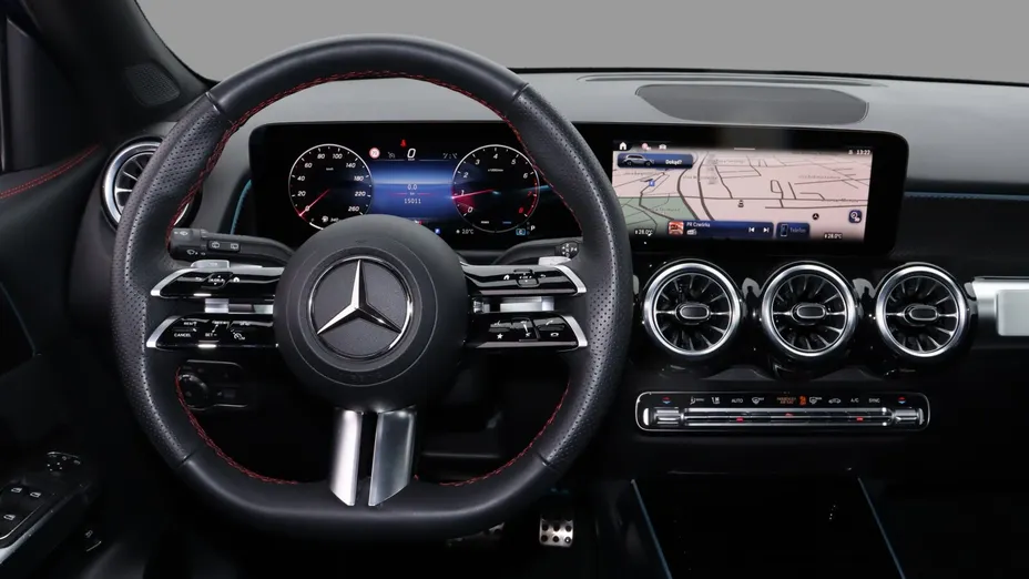 MERCEDES-BENZ GLB GLB 200 mHEV AMG Line 7G-DCT