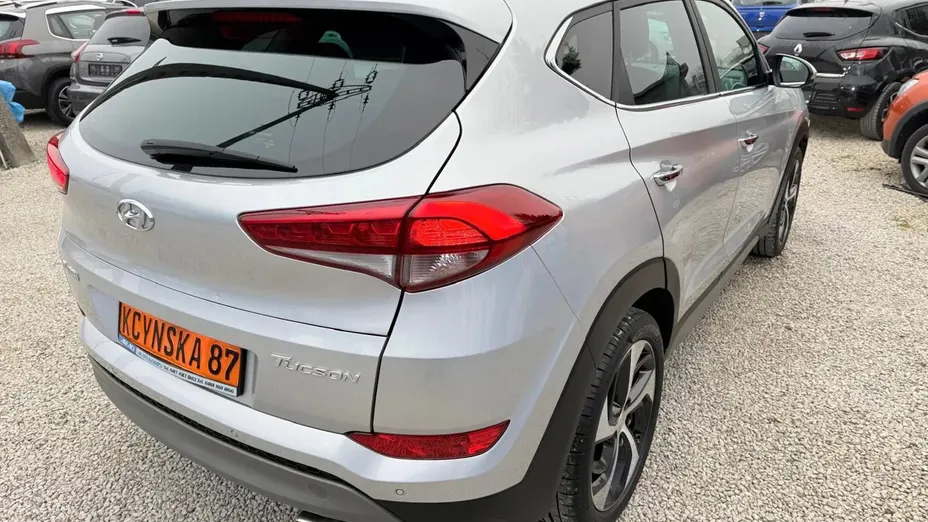 HYUNDAI Tucson -
